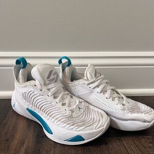 Jordan Luka basketball shoes size 4.5Y